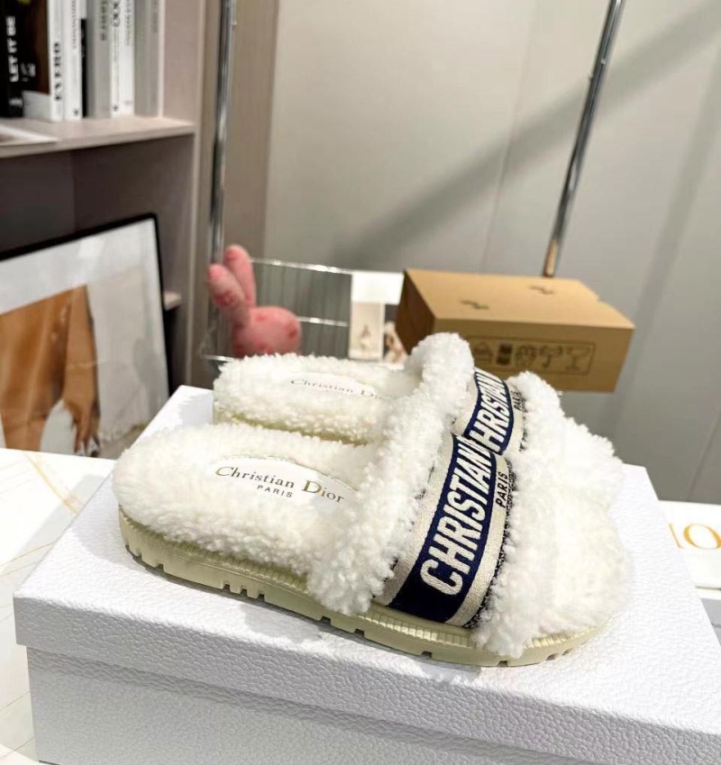 ch**an D*or slippers